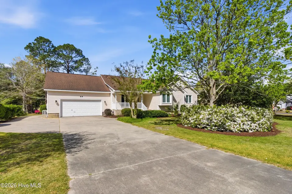 89 Shoreline Drive, New Bern, NC 28562 – photo 1 of 50: 89 Shoreline Drive