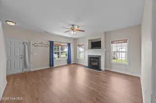170 Crooked Run Drive, New Bern, NC 28560 – photo 3: 21-web-or-mls-0C0A1364