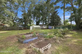 2707 Alabama Avenue, New Bern, NC 28560 — 2-bedroom home in Oakside, New Bern, NC, photo 4 of 54: 2707 Alabama
