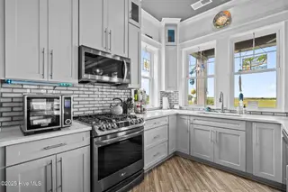 112 Virginia Avenue, Carolina Beach, NC 28428 – photo 18: 63-web-or-mls-DSC02086
