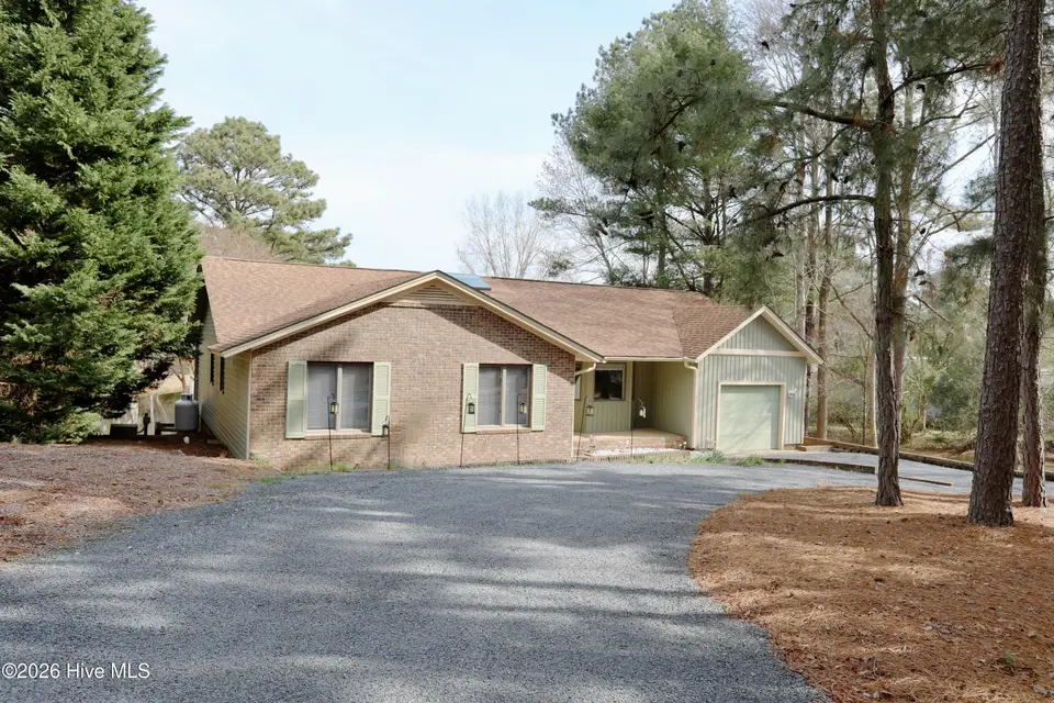 116 Shagbark Court, West End, NC 27376 – photo 1 of 65: Front Circle Drivway