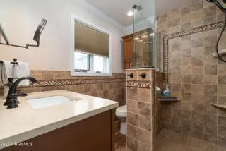 102 Shoreline Drive, Atlantic Beach, NC 28512 – photo 16: Principal Bath
