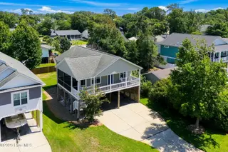 326 NE 56th Street, Oak Island, NC 28465 – photo 4