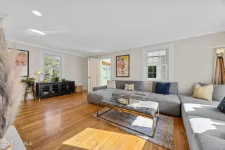 2610 Oleander Drive, Wilmington, NC 28403 – photo 19: 25_living room