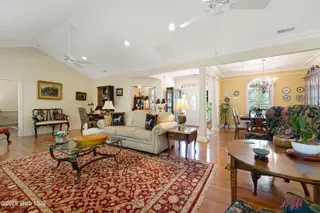 102 Fairway Drive W, Morehead City, NC 28557 – photo 8: Open living space