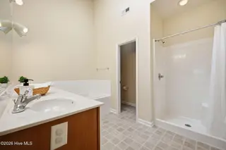 1115 Turtle Creek Road H, Greenville, NC 27858 – photo 22: 29-web-or-mls-IMG_0332_edit