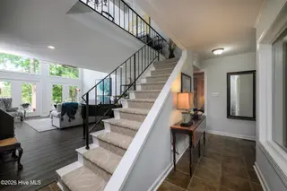 302 Plantation Drive, New Bern, NC 28562 – photo 11: Foyer
