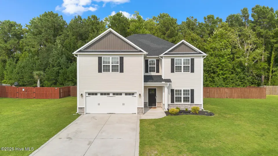 209 Gilliken Court, Jacksonville, NC 28546 — 4-bedroom home in Onslow Bay, Jacksonville, NC, photo 1 of 35: gilliken-43