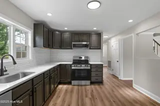 407 Thomas Drive, Jacksonville, NC 28546 – photo 14: 13