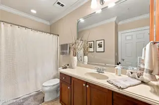 150 Lands End Court A42, Morehead City, NC 28557 — 3-bedroom condo in The Shores at Spooners Creek, Morehead City, NC, photo 22 of 50: Hall Bath