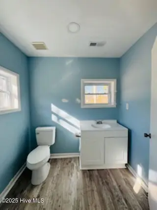 911 Parsonage Street, Elizabeth City, NC 27909 – photo 11: Bath