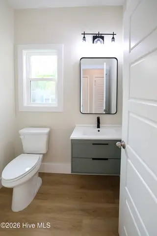 3300 Oaks Road, New Bern, NC 28560 – photo 6: Half Bath