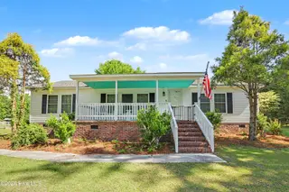 114 Royal Oak Drive, Hampstead, NC 28443 — 3-bedroom manufactured home in Cross Creek, Hampstead, NC, photo 3 of 51