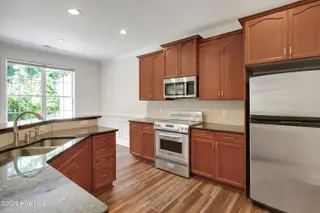 4812 Whitner Drive, Wilmington, NC 28409 — 3-bedroom townhome in Holly Glen, Wilmington, NC, photo 15 of 34: 4812WhitnerDrive-15