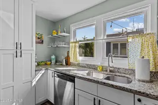 208 Hamlet Avenue, Carolina Beach, NC 28428 — 3-bedroom home, Carolina Beach, NC, photo 24 of 49: 25-web-or-mls-BTS00848