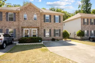 4240 Williamsbrook Lane B, Greenville, NC 27858 – photo 3: 4-web-or-mls-BLS_0003 (1)