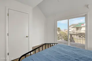 9005 E 9th Street, Surf City, NC 28445 — 4-bedroom home in Old Settlers Beach, Surf City, NC, photo 23 of 30