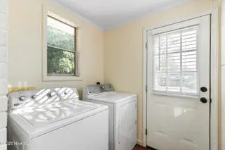 2612 Princess Place Drive, Wilmington, NC 28405 – photo 22: 34Laundry Room (2)