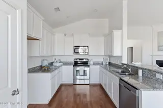 211 Cable Lake Circle, Calabash, NC 28467 – photo 16: 32-web-or-mls-CAMMediaLLC.com 211-8