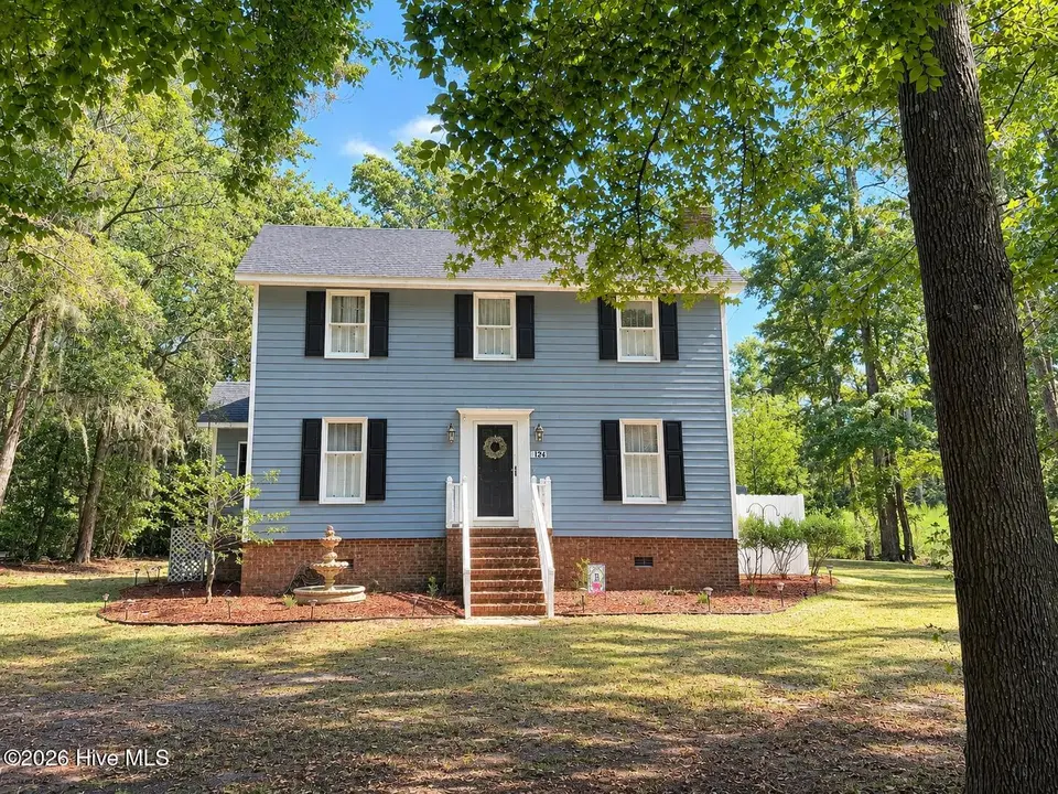 124 Country Place, Washington, NC 27889 – photo 1 of 24: A3A2E6CE-7D24-4968-9783-0ADF5F25B48F