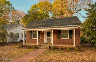 907 E Walnut Street, Goldsboro, NC 27530 – photo 1: 1. Front of House