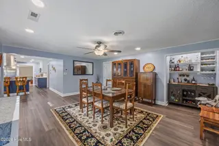 1104 Longview Drive, New Bern, NC 28562 — 3-bedroom home in Sherwood Forest, New Bern, NC, photo 4 of 53: 40-web-or-mls-0C0A8739