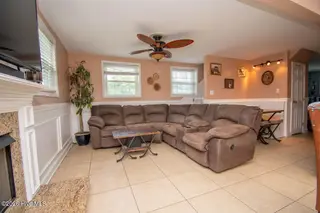 310 Holly Lane, Cape Carteret, NC 28584 – photo 14: Great room v2