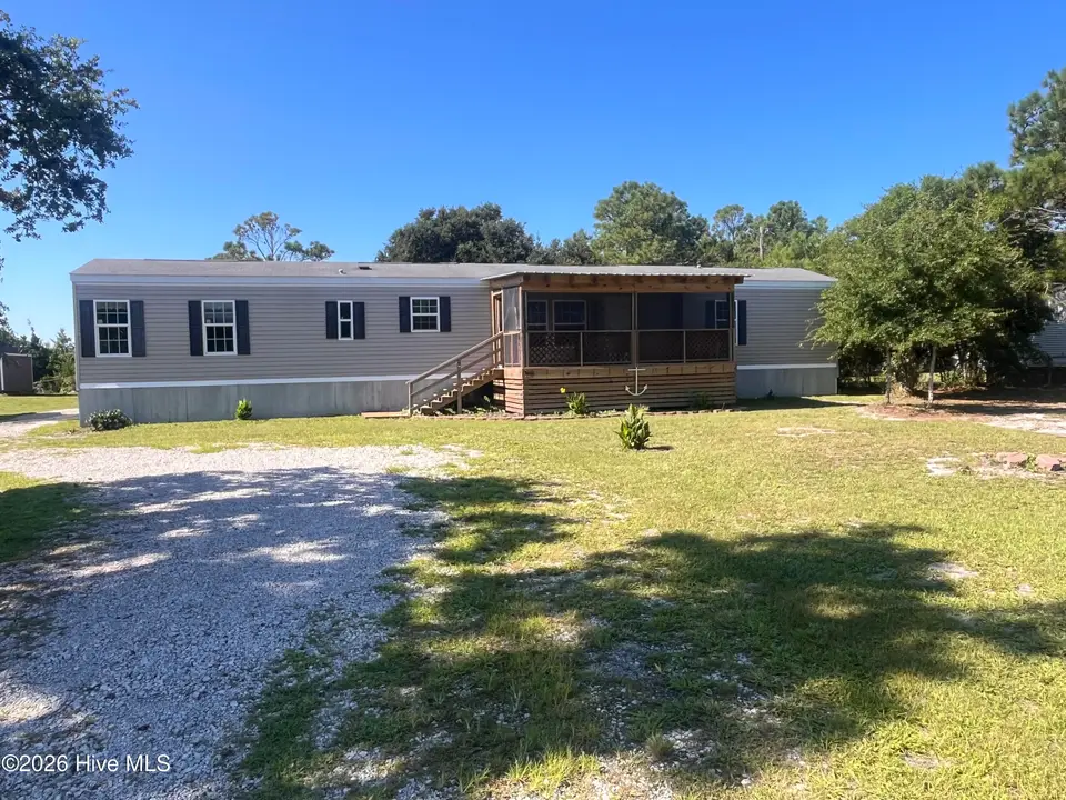 204 Diamond City Drive, Harkers Island, NC 28531 – photo 1 of 13: Front exterior