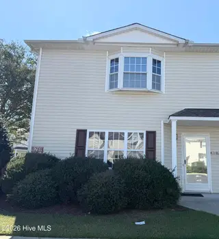 2108 Flagstone Court B1, Greenville, NC 27834 — 3-bedroom townhome in Cobblestone, Greenville, NC, photo 2 of 26: IMG_6769