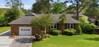 253 Shoreline Drive, New Bern, NC 28562 – photo 2: 1-web-or-mls-dji_20260406112017_0389_d1