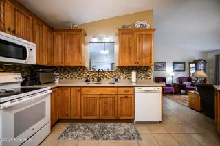 6203 Gondolier Drive, New Bern, NC 28560 – photo 4: Kitchen