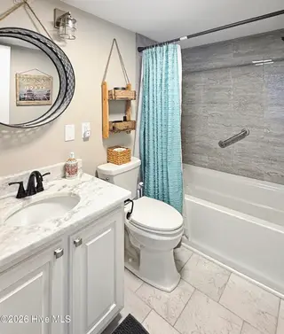 8801 Reed Drive W302, Emerald Isle, NC 28594 — 2-bedroom condo in Sound Of The Sea, Emerald Isle, NC, photo 7 of 17: 2nd Bath