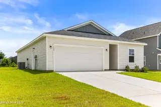 609 S Squires Run Lane, Richlands, NC 28574 – photo 1: Retreat Elevation B