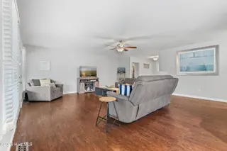 5874 Lake Joel Drive SW, Ocean Isle Beach, NC 28469 — 3-bedroom home in Crownstream, Ocean Isle Beach, NC, photo 10 of 47: 5874LakeJoelDrSW - 11