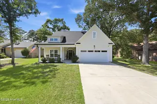 813 Bluebird Drive, New Bern, NC 28560 – photo 2: 2-web-or-mls-0C0A3893