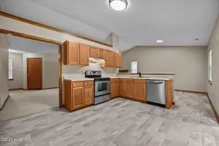 104 Wigeon Road, Jacksonville, NC 28540 — 3-bedroom home in Mallard Creek, Jacksonville, NC, photo 9 of 41: 9-web-or-mls-104 Wigeon Rd. 27