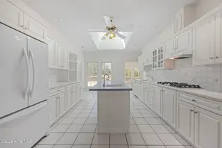 6002 Club House Drive, New Bern, NC 28562 – photo 15: 36-web-or-mls-DSC_2518