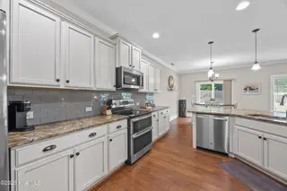 46 Vella Lane, Wilmington, NC 28411 — 4-bedroom home in Harborside, Wilmington, NC, photo 14 of 70: 23_kitchen