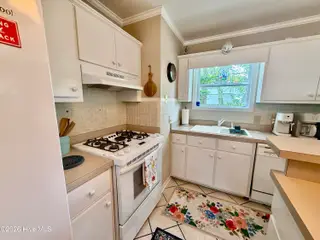 2807 Arendell Street, Morehead City, NC 28557 – photo 14: Kitchen