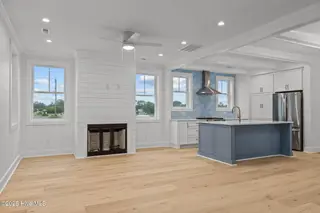 504 N 25th Street, Morehead City, NC 28557 – photo 10: Living to Kitchen