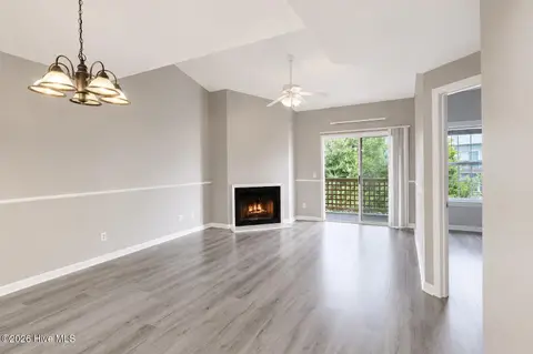 4230 Wilshire Boulevard Apt 306d, Wilmington