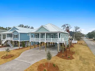 202 NE 33rd Street, Oak Island, NC 28465 – photo 2: 2-web-or-mls-cammediallc.com-13