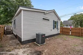 1001 N 7th Street, Wilmington, NC 28401 – photo 6: 6-web-or-mls-DSC09819