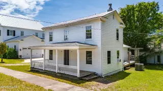 1105 Evans Street, Morehead City, NC 28557 – photo 3: Front view