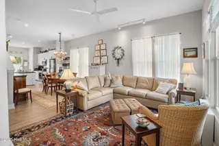 624 N 6th Street, Wilmington, NC 28401 – photo 13: Living