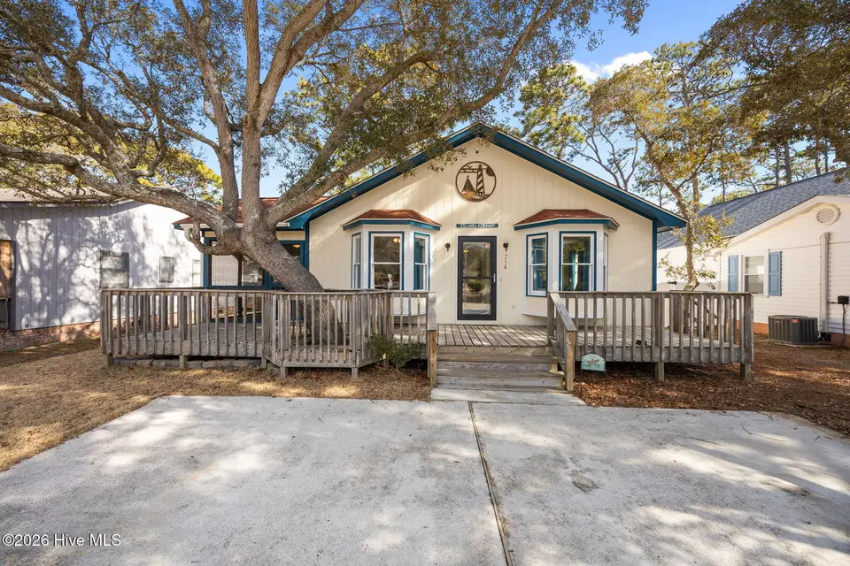 214 NE 50th Street, Oak Island, NC 28465 – photo 1 of 43: 1-web-or-mls-IMG_5565