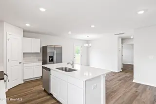 520 Sandy Hollow Drive, Jacksonville, NC 28540 – photo 10: Photos of a similar home