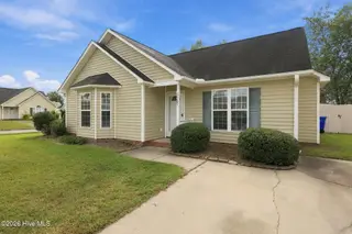 2205 Penncross Drive, Greenville, NC 27834 — 3-bedroom home in Meadow Woods, Greenville, NC, photo 2 of 37: 2-web-or-mls-BLS_0264