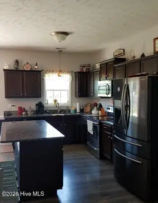 201 Classy Court, Richlands, NC 28574 – photo 5: Kitchen