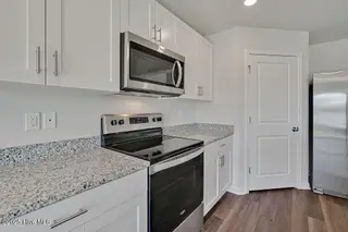 1221 Inner Banks Lane 464, Jacksonville, NC 28546 – photo 13: Similar to